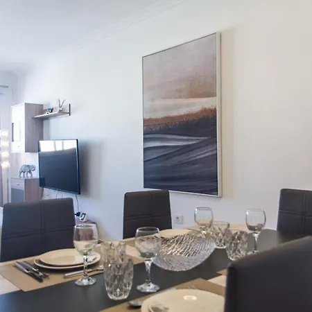 The Family - 3 Bedrooms In Town Center Lejlighed