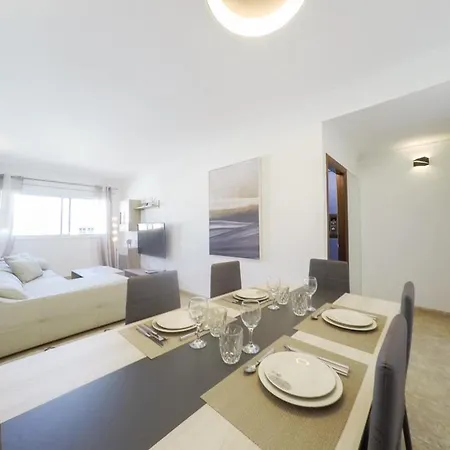 The Family - 3 Bedrooms In Town Center Lejlighed