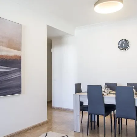 Lejlighed The Family - 3 Bedrooms In Town Center
