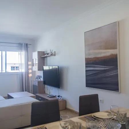 The Family - 3 Bedrooms In Town Center