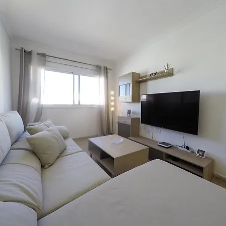The Family - 3 Bedrooms In Town Center