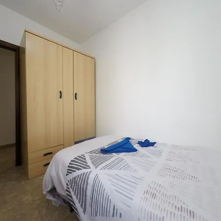 The Family - 3 Bedrooms In Town Center Apartment