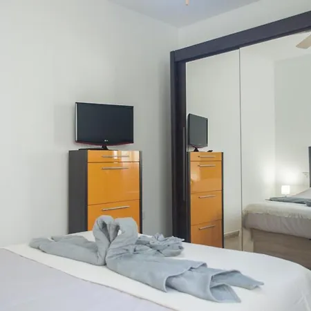 Apartment The Family - 3 Bedrooms In Town Center *