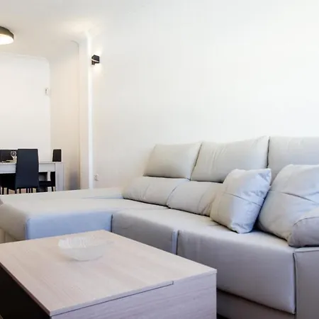 The Family - 3 Bedrooms In Town Center Apartment